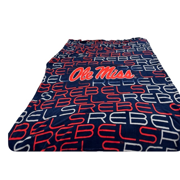 UNIVERSITY OF MISSISSIPPI Ole Miss Rebels fleece blanket - Picture 2 of 7